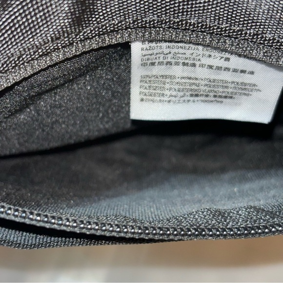 Air Jordan Collaborator Fanny Pack Belt Bag 'Black' 9A0331-023 - Picture 7 of 16